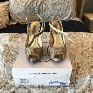 Snake skin peep toe heel